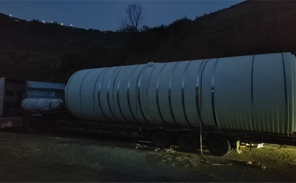 秦安圆桶运输途中