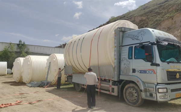 秦安立式运输桶装车中